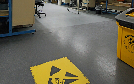 Klasse Bfl Anti-statische vloertegels 6,5 mm Textured ESD Interlocking Floor Tiles